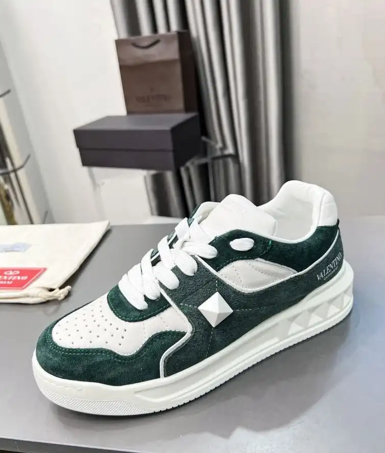 hype Valentino Sneakers