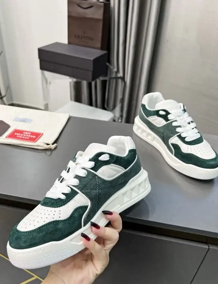 hype Valentino Sneakers