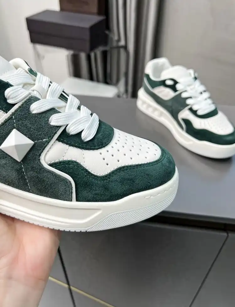 hype Valentino Sneakers