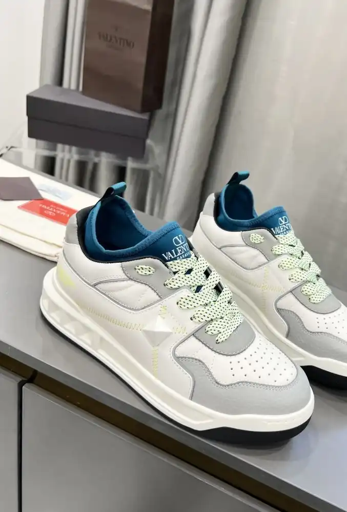 hype Valentino Sneakers