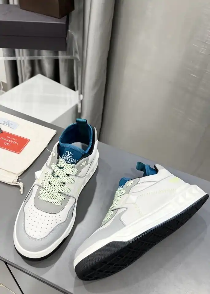 hype Valentino Sneakers