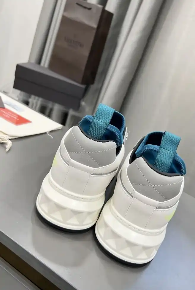 hype Valentino Sneakers