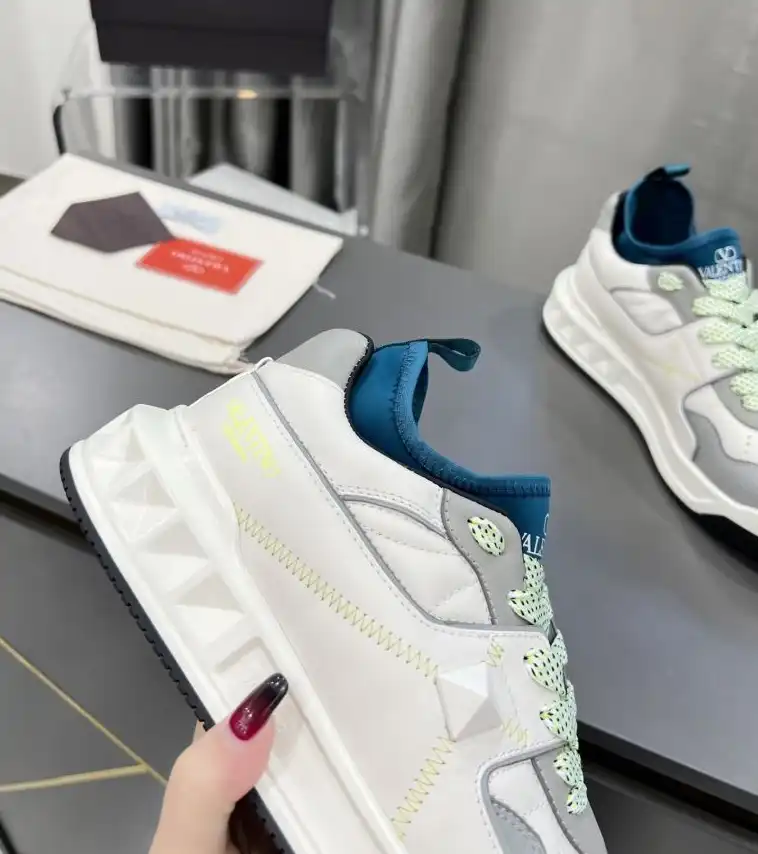 hype Valentino Sneakers