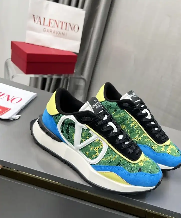 hype Valentino Sneakers