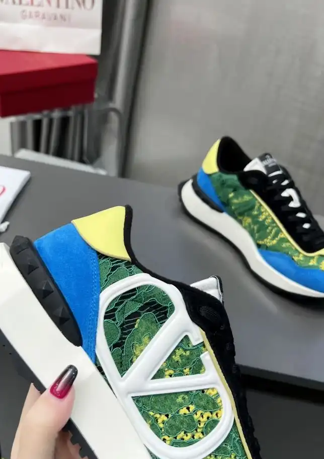 hype Valentino Sneakers