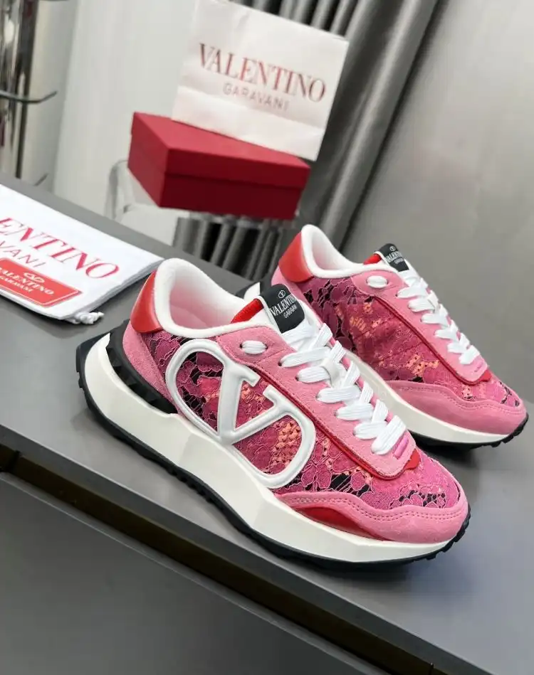 hype Valentino Sneakers