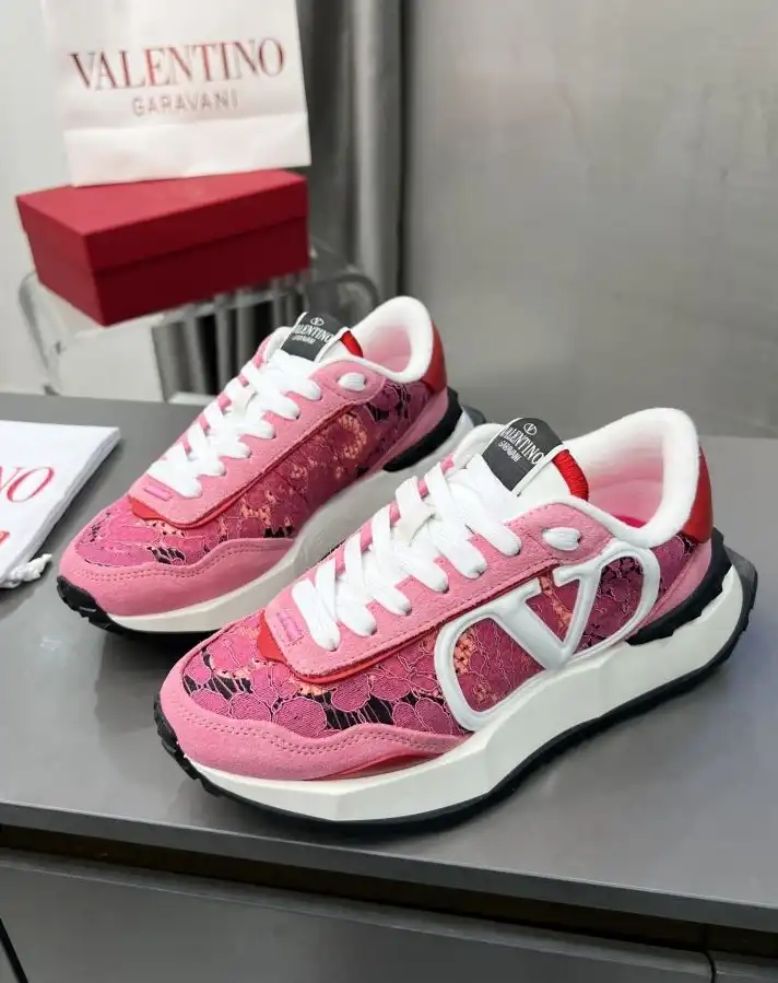 hype Valentino Sneakers