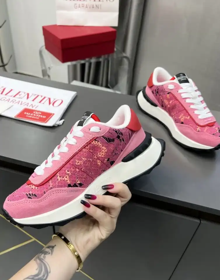 hype Valentino Sneakers