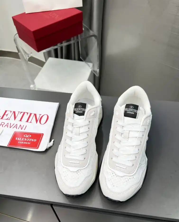 hype Valentino Sneakers