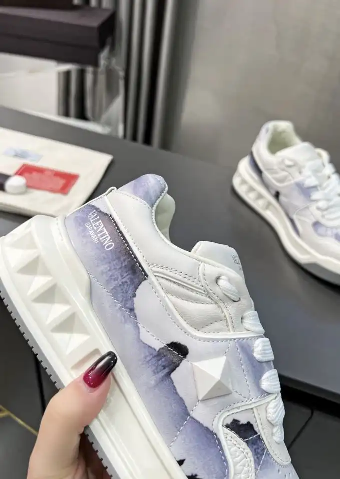 hype Valentino Sneakers