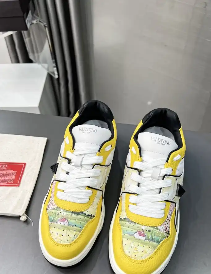 hype Valentino Sneakers