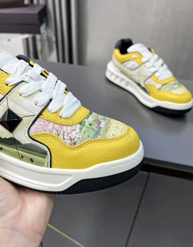 hype Valentino Sneakers