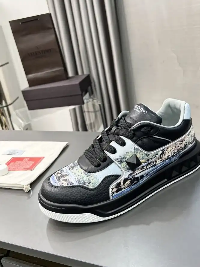 hype Valentino Sneakers