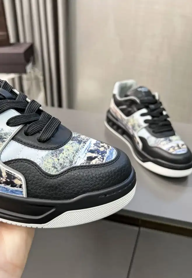 hype Valentino Sneakers