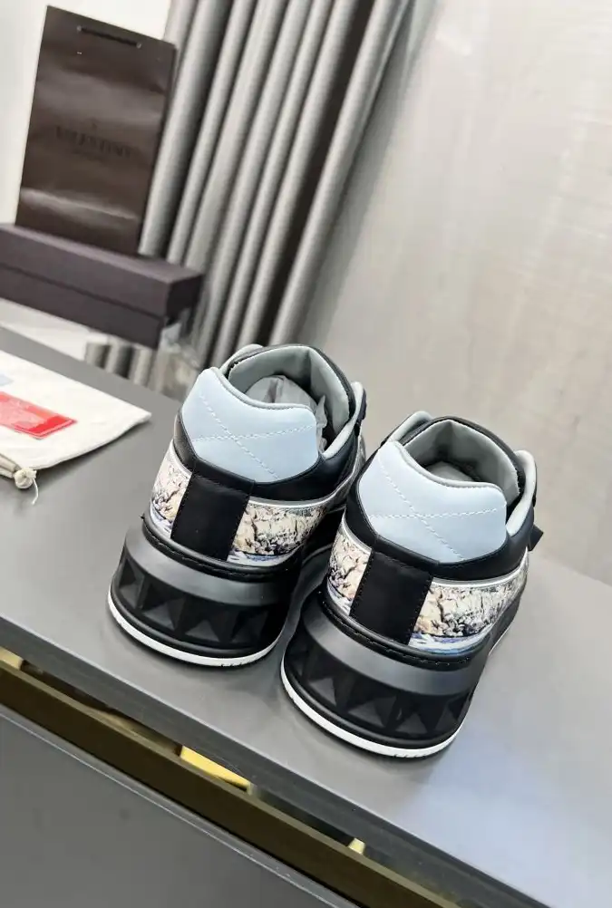 hype Valentino Sneakers