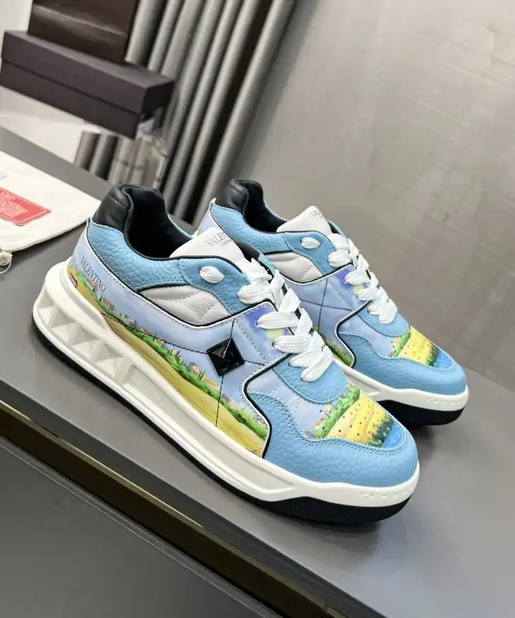 hype Valentino Sneakers