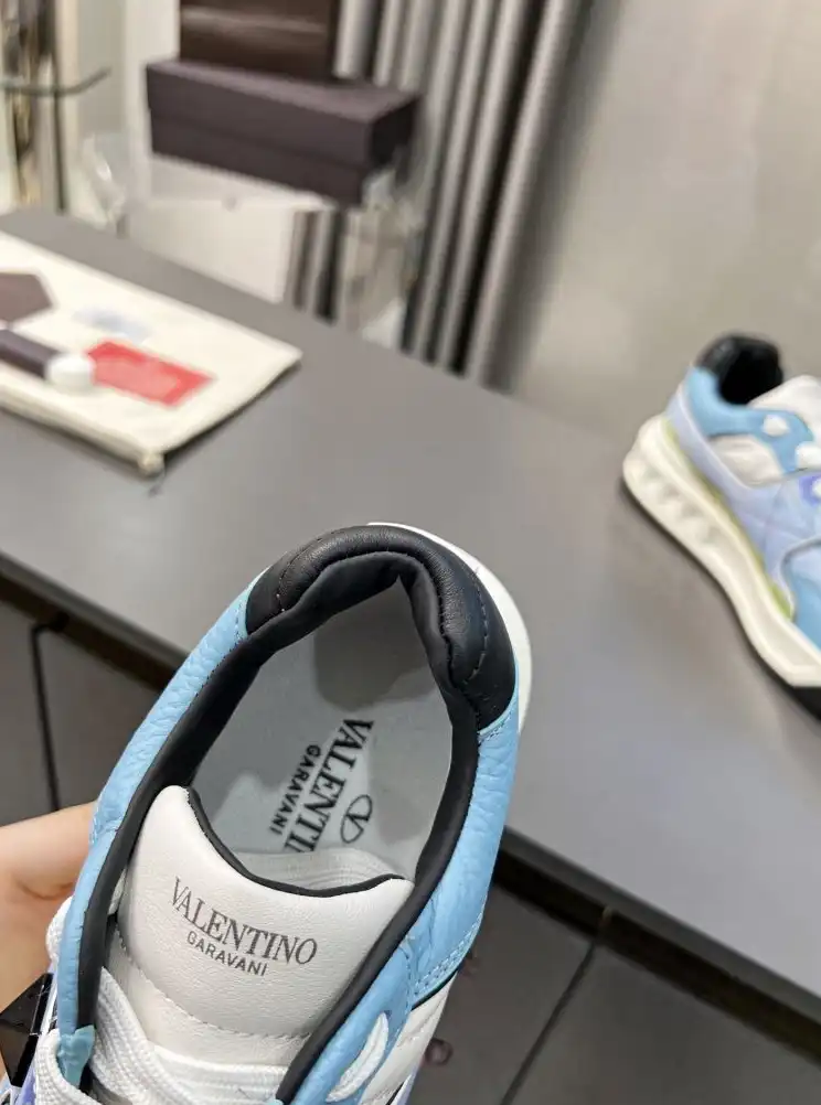 hype Valentino Sneakers