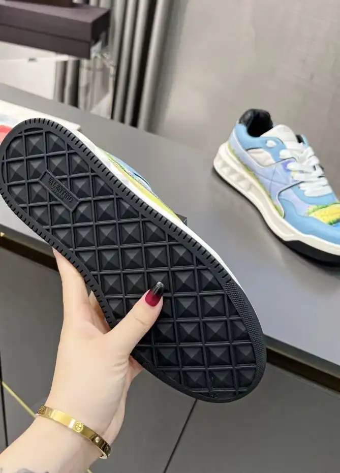 hype Valentino Sneakers