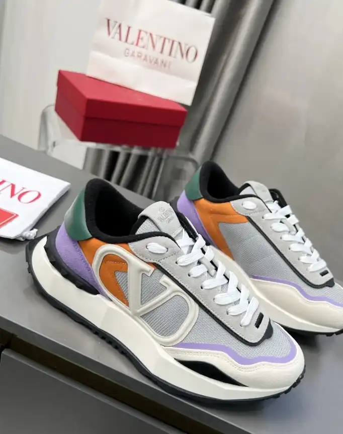 hype Valentino Sneakers