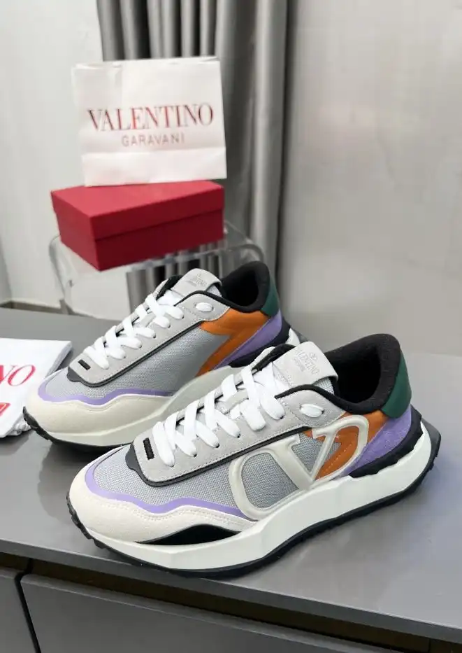 hype Valentino Sneakers