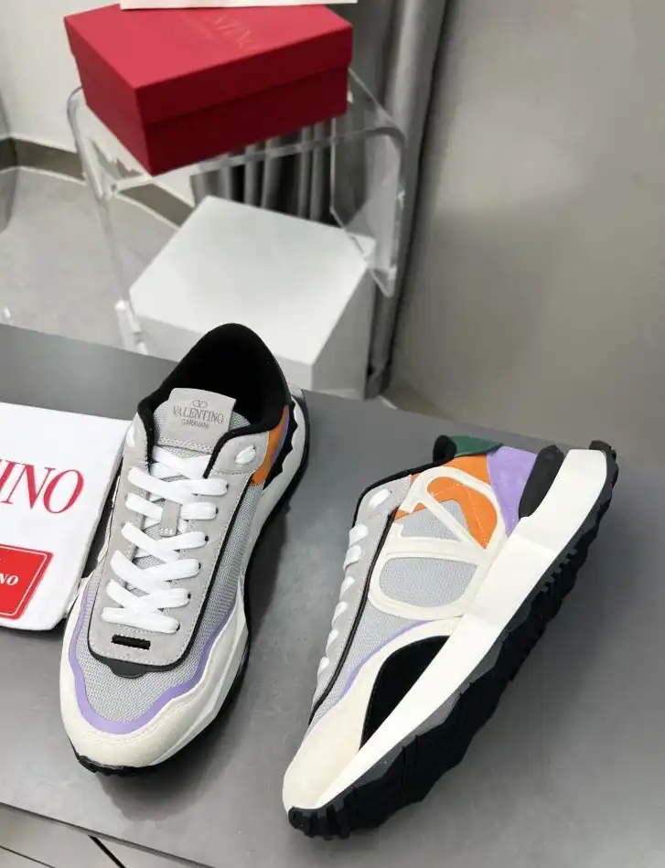 hype Valentino Sneakers