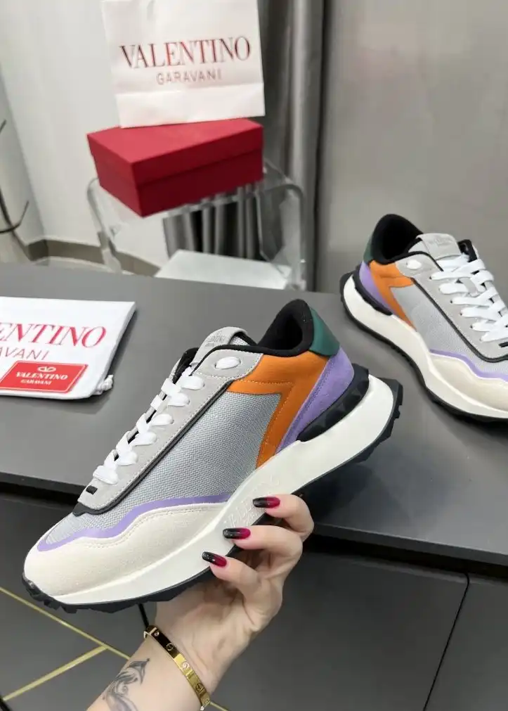 hype Valentino Sneakers