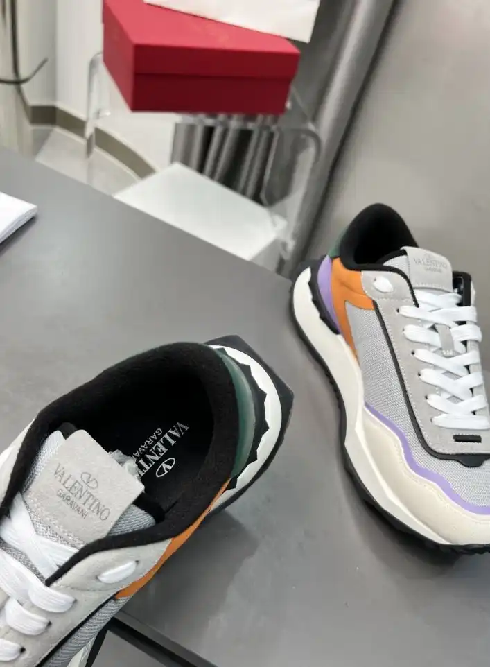 hype Valentino Sneakers