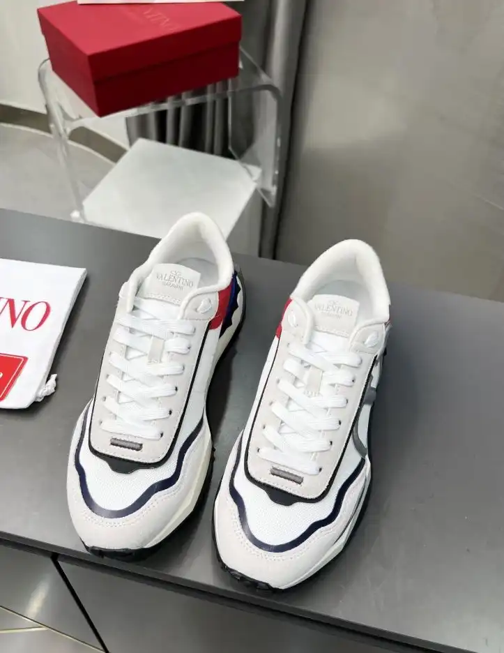 hype Valentino Sneakers