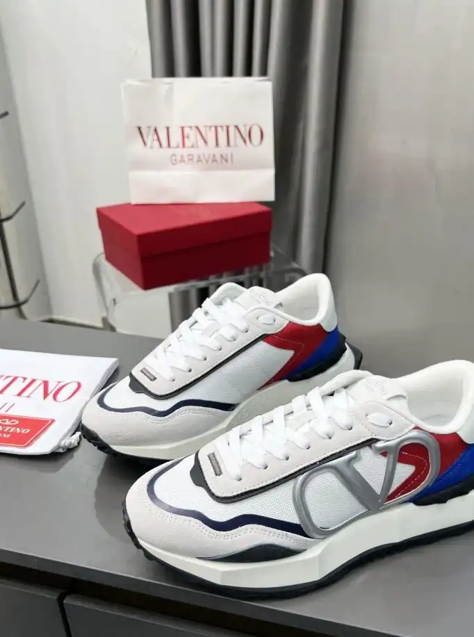 hype Valentino Sneakers