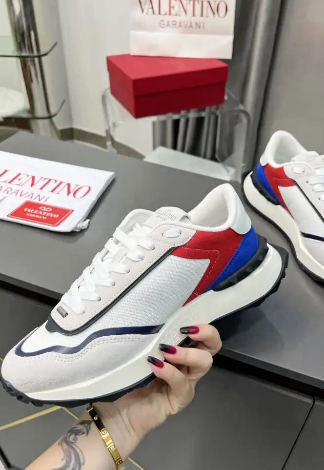 hype Valentino Sneakers