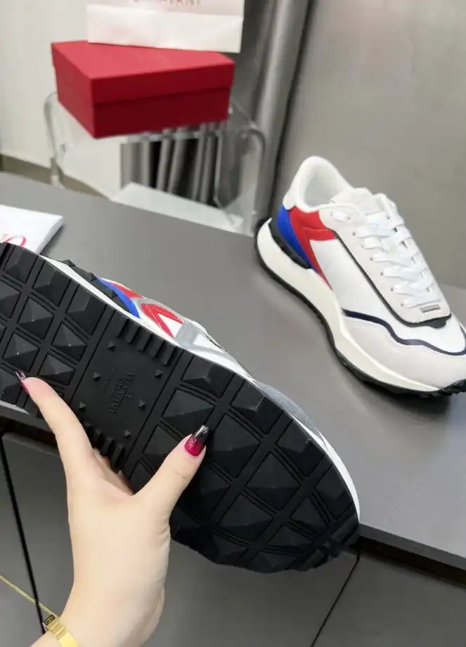 hype Valentino Sneakers