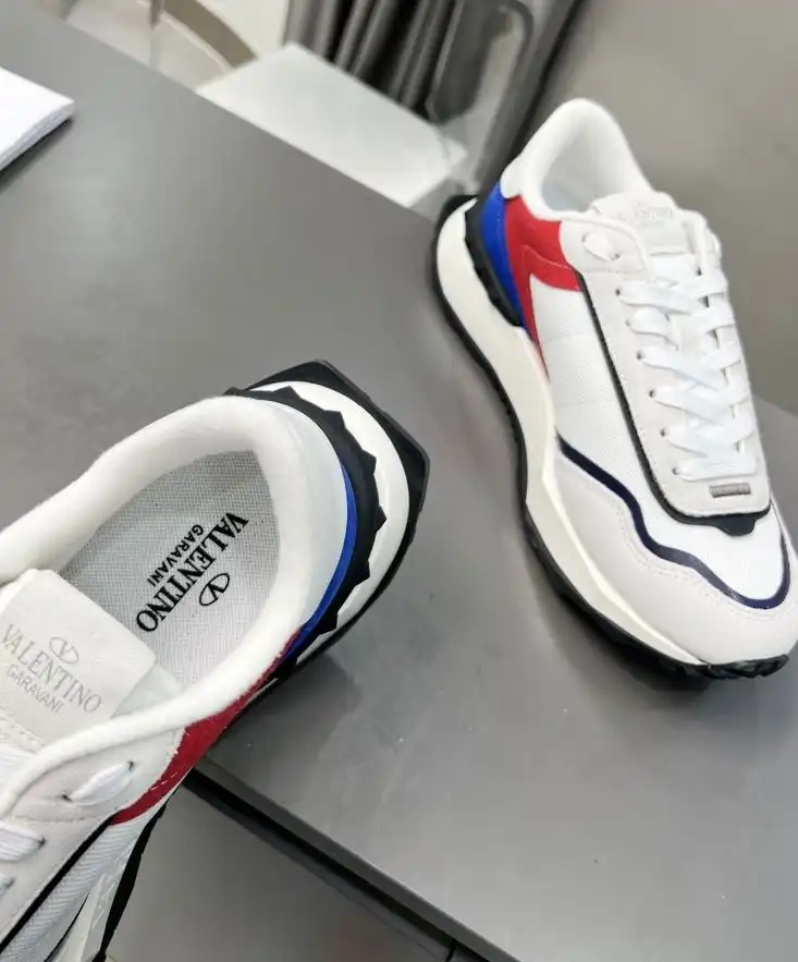 hype Valentino Sneakers