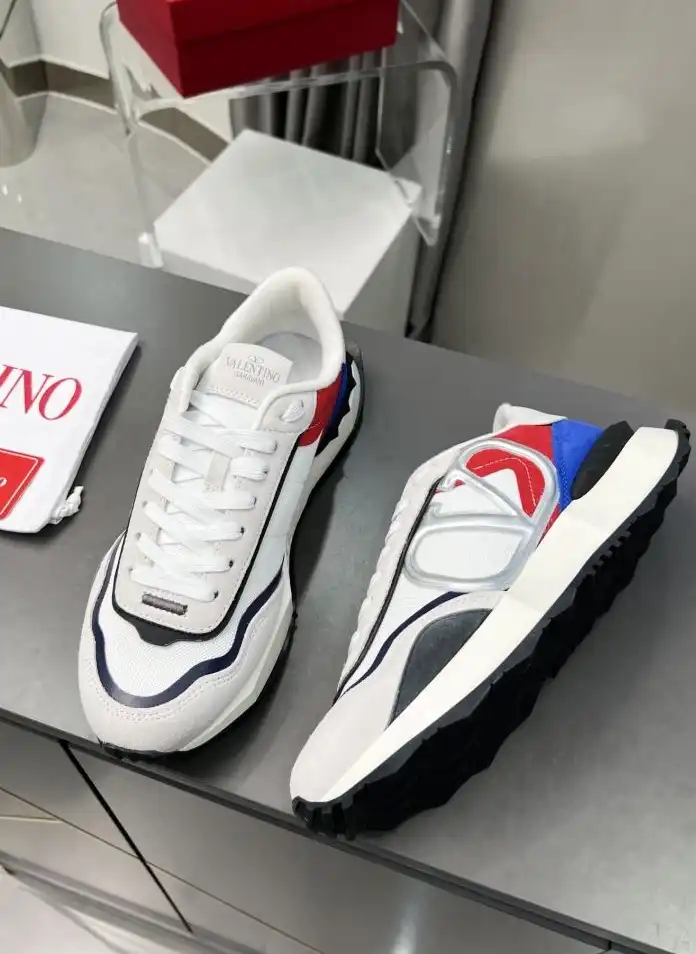 hype Valentino Sneakers