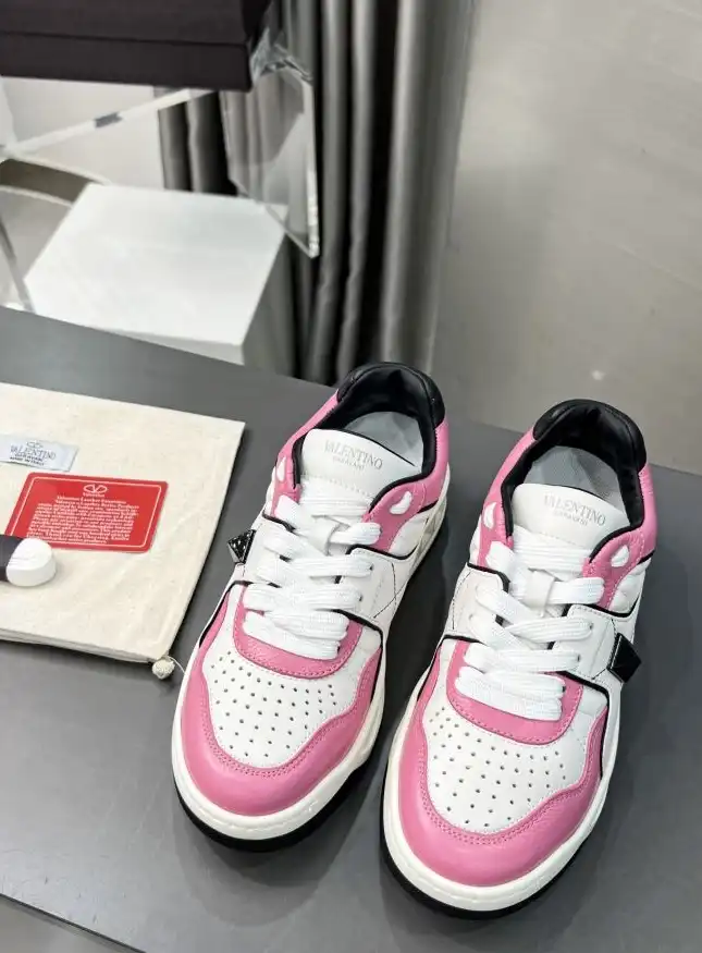 hype Valentino Sneakers