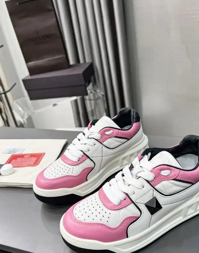 hype Valentino Sneakers