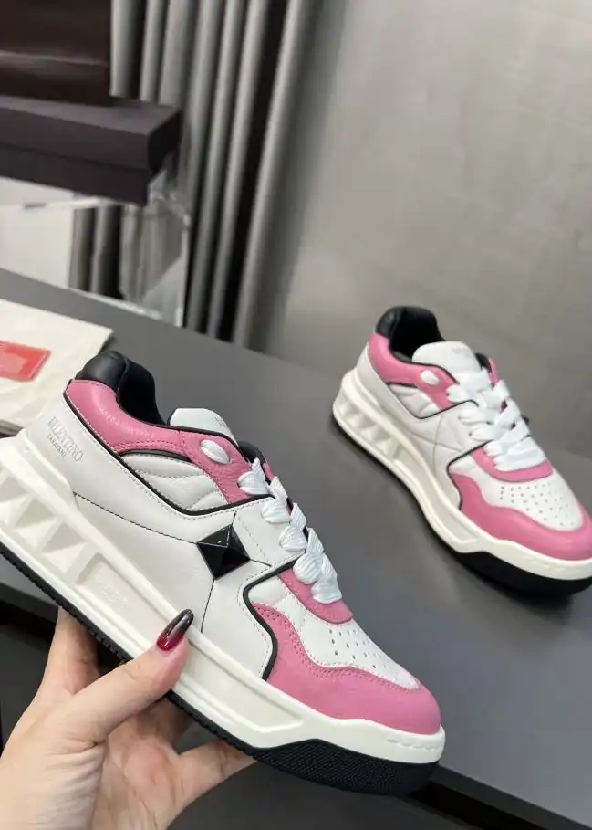 hype Valentino Sneakers