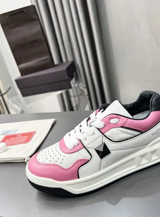 hype Valentino Sneakers