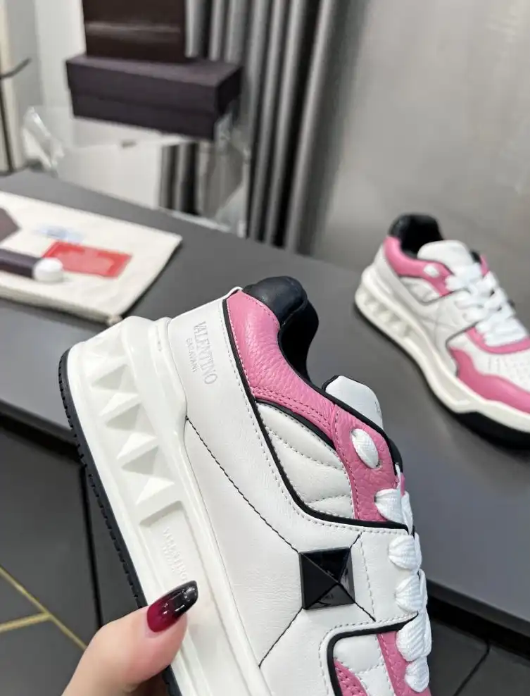 hype Valentino Sneakers