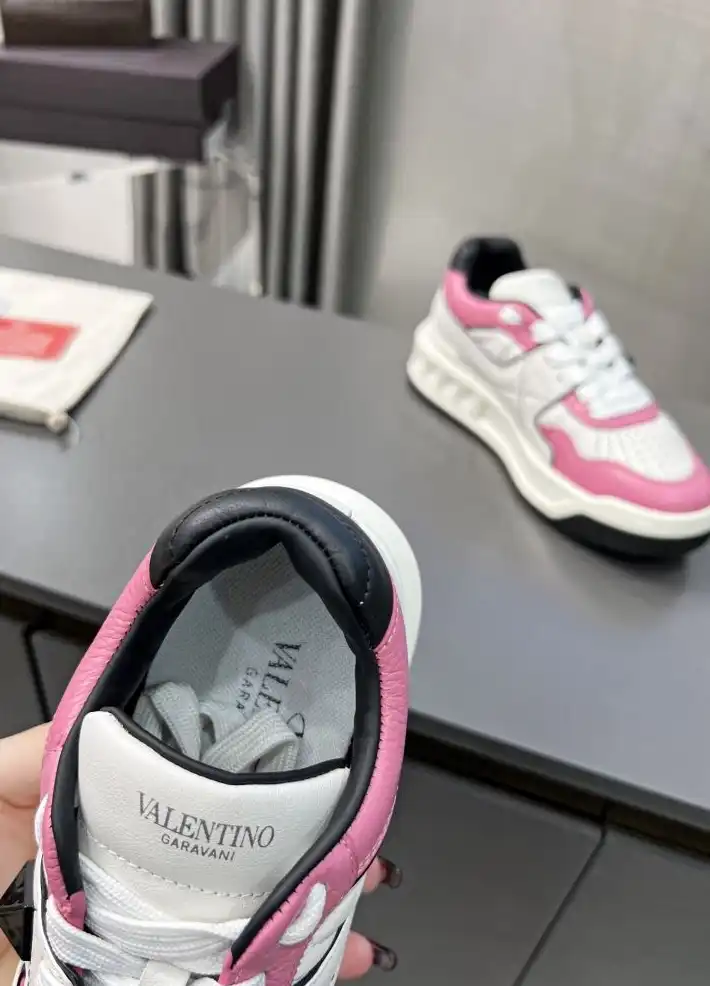 hype Valentino Sneakers