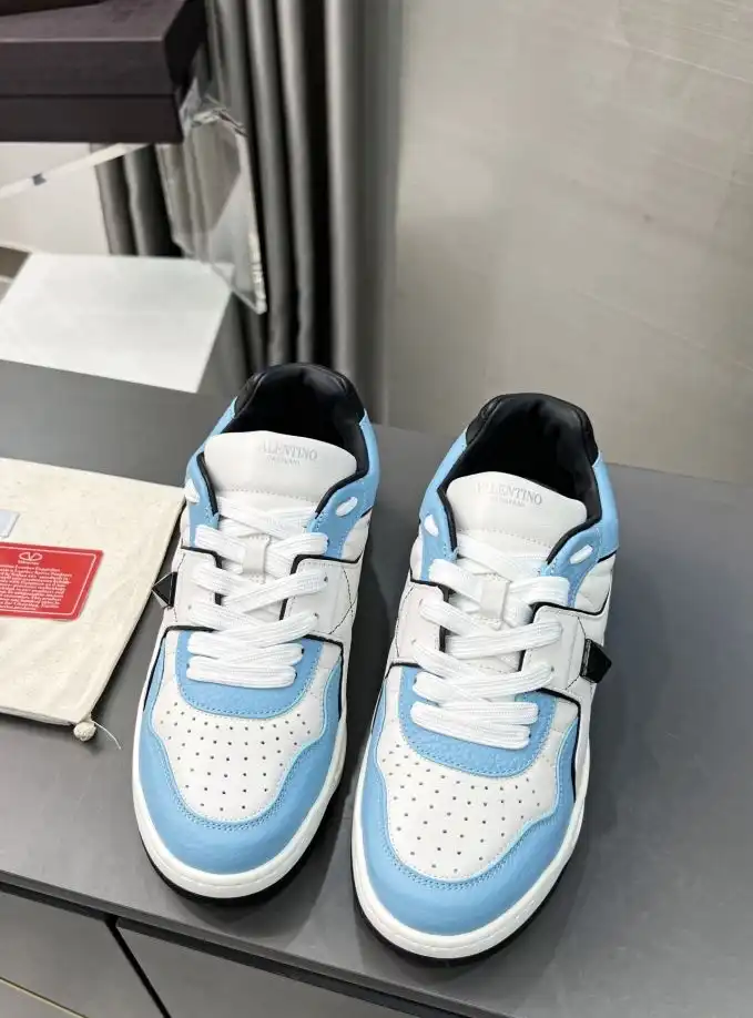 hype Valentino Sneakers