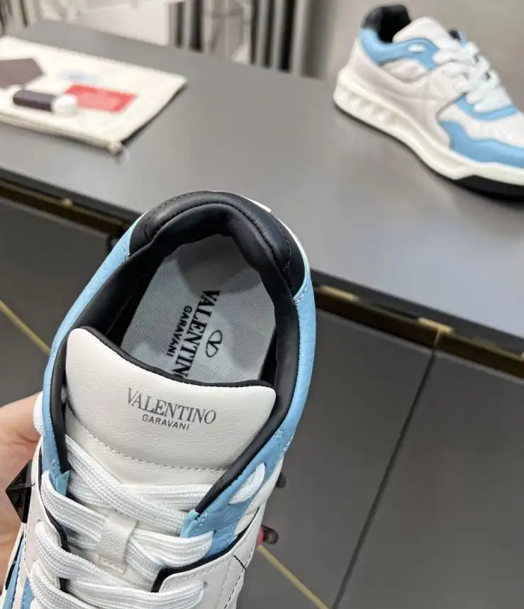 hype Valentino Sneakers