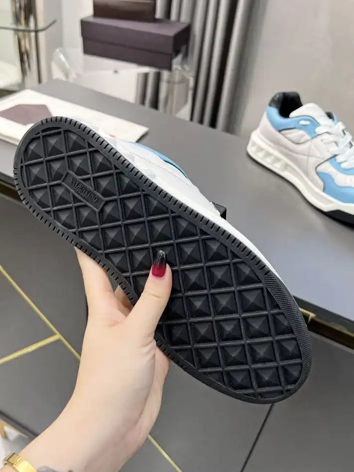 hype Valentino Sneakers