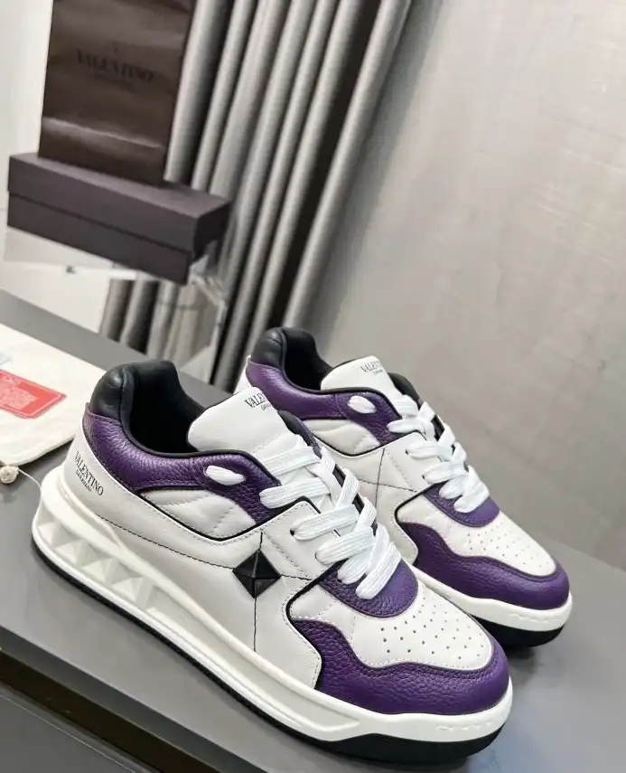 hype Valentino Sneakers