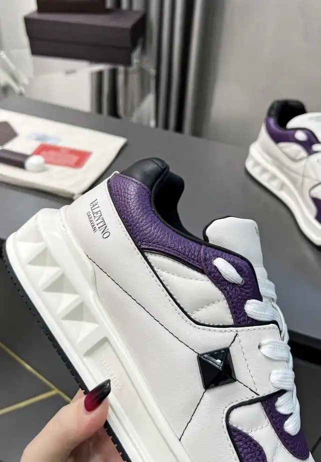 hype Valentino Sneakers