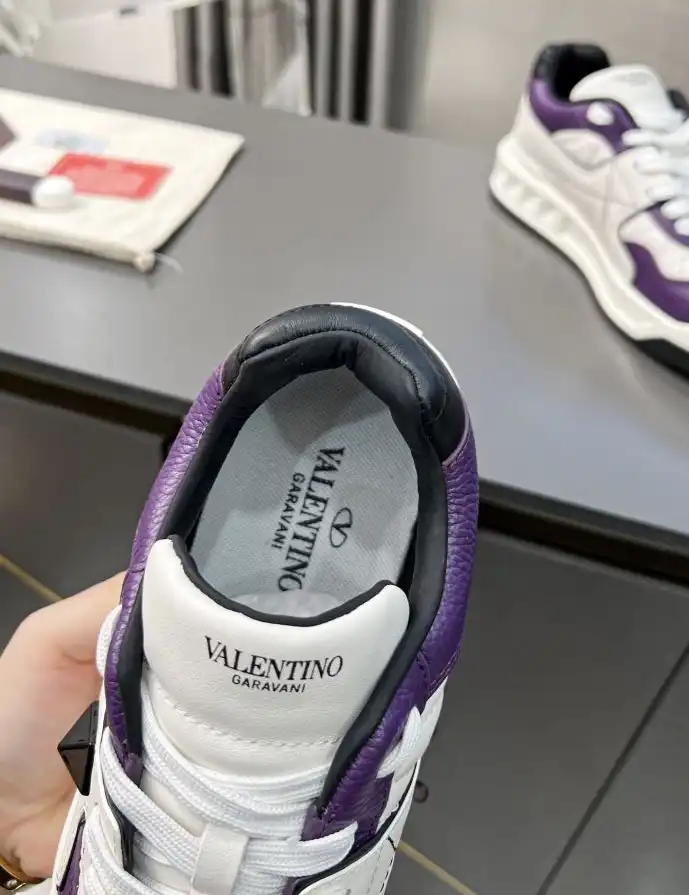 hype Valentino Sneakers