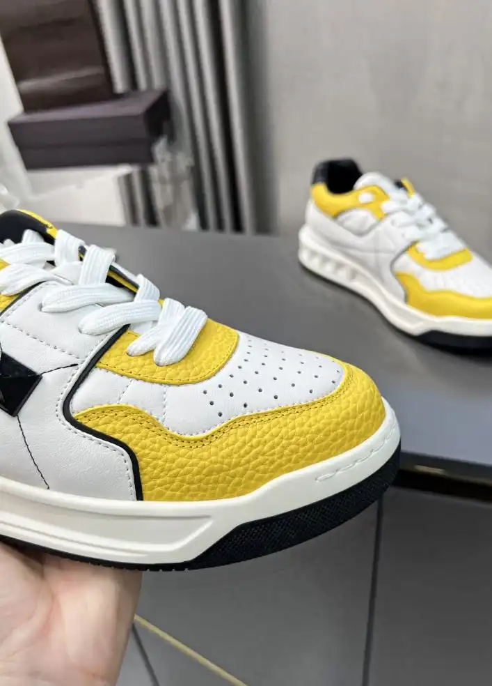 hype Valentino Sneakers