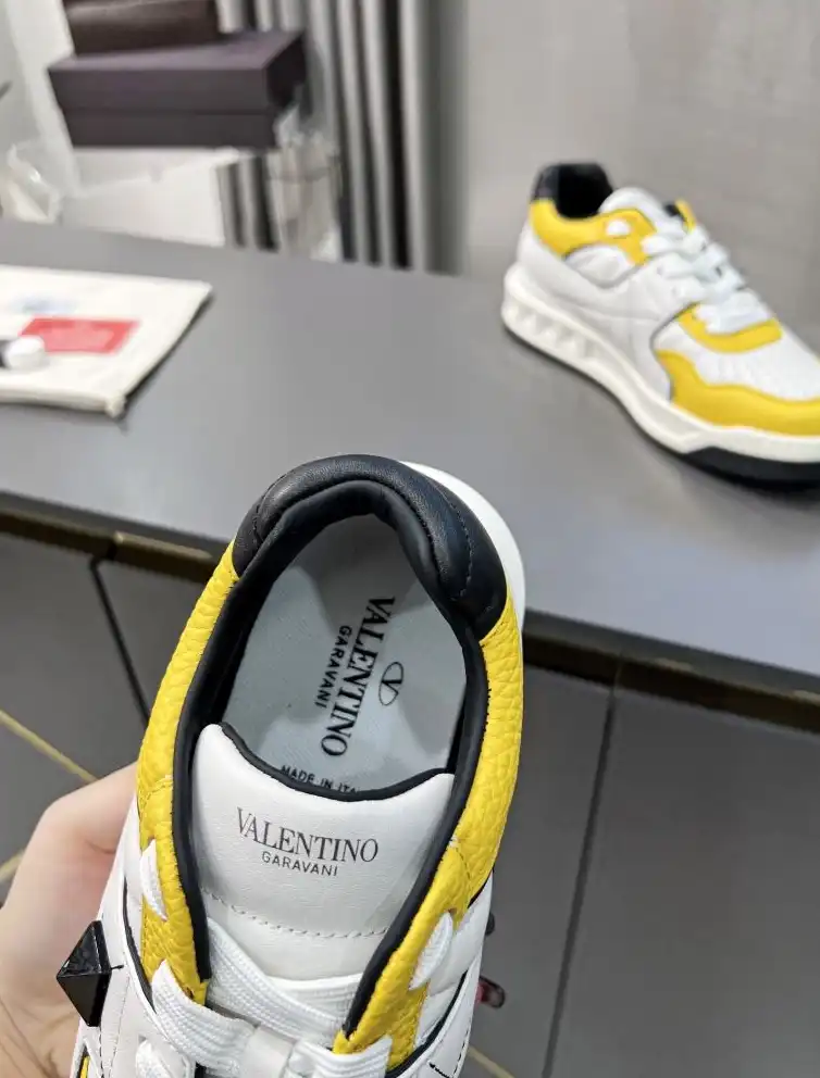 hype Valentino Sneakers