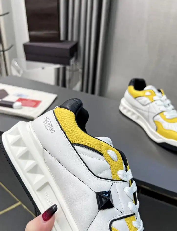 hype Valentino Sneakers