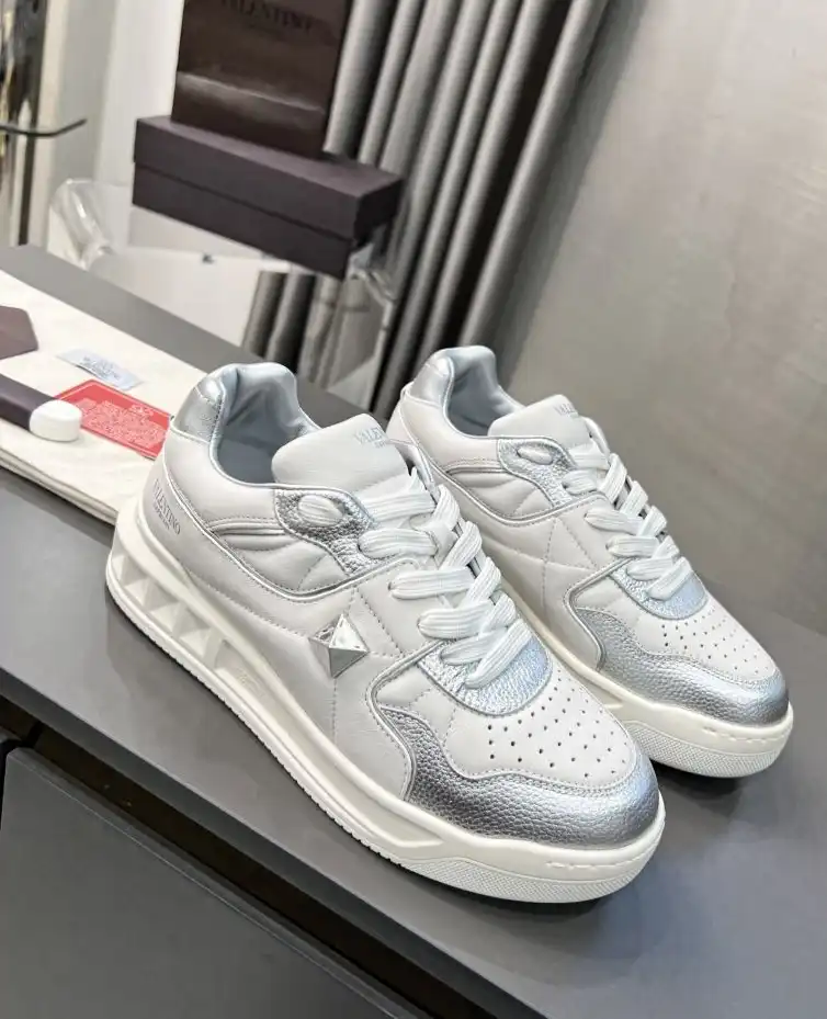 hype Valentino Sneakers