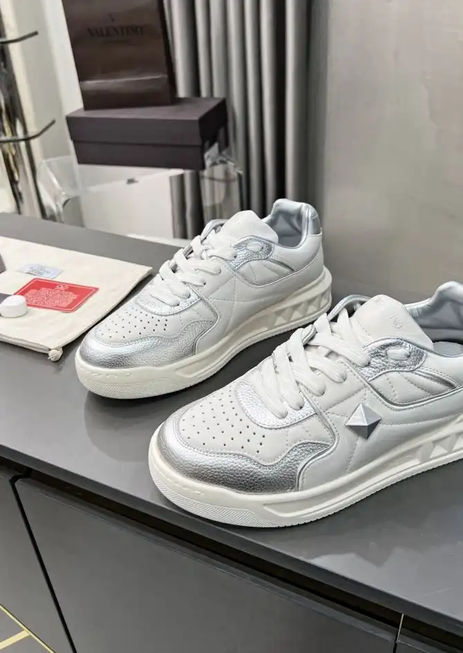 hype Valentino Sneakers